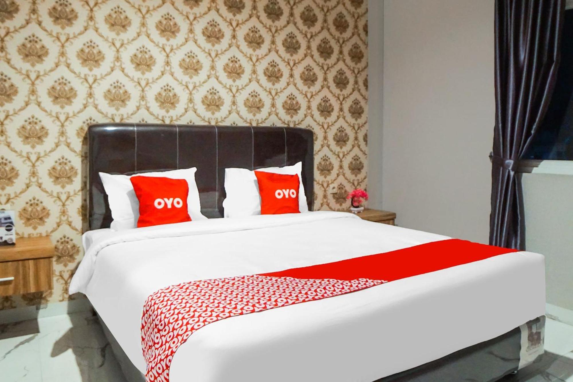 Super Oyo Capital O 92066 Papakoel Hotel & Cafe Medan Exterior photo